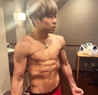 武尊 筋肉 腕 部位