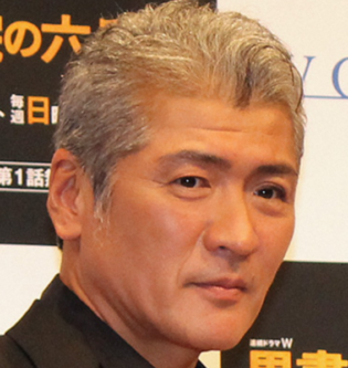 吉川晃司 髪色 銀髪 白髪 髪型 若い頃 昔 本物 地毛