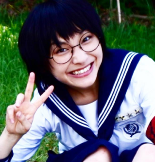 新しい学校のリーダーズ　SUZUKA　すずか　ボーカル　眉毛　ない　なし　全剃り　なぜ　理由　紅白