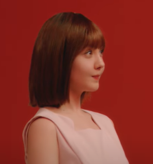 トリンドル玲奈　かつら　本麒麟　CM ズラ　ウィッグ　髪型　髪の毛　変　違和感　不自然